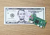 HAPPY HACKING: Pi Zero har blant annet porter for micro-SD-kort, mini-HDMI-utgang (1080 HD-oppløsning / 60 fps), mikro-USB-porter for data og strømtilgang. Enheten måler ikke mer enn 65 x 30 x 5 millimeter.