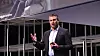 Sjefen for Rakuten Mobile og Rakuten Symphony, Tareq Amin, fotografert under årets Mobile World Congress i Barcelona. Veksten i mobiltrafikk gir også jakt på mer kapasitet i fibernettet mellom datasentrene.