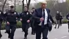Eliot Higgins lot Midjourney lage bilder av Donald Trump våren 2023 og og satte fyr på debatten om hvordan vi avslører KI-genererte bilder. Dette er altså ikke et ekte foto.