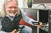 Tore Nyhammer i Bergen Fiber forklarer at du får minst mulig forsinkelse på VM-sendingen ved å bruke dekoderboks i stedet for strømming.