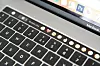 Touch Bar-området endrer seg avhengig av hvilket program du bruker. Foto: Kurt Lekanger