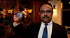 Rajeeb Hazra, daglig leder for Intel Technical Computing Group, viser fram selskapets mangekjernede Knight Corner-brikke.