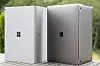 Microsoft Surface Book 2 og Apple Macbook Pro er i 15-tommers utgaver omtrent like store. Foto: Kurt Lekanger