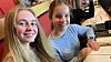 Lovise Foss Linnestad og Alexandra Jakobsen fra Norges realfagsgymnas ungdomsskole i gang med å planlegge en app.