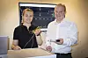 Markedskoordinator Renate Bakken og FoU-leder Steinar Bjørnstad i Tampnet viste fram fibersense-teknologien sin under IGF2025 til et internasjonalt publikum. Foto: Håvard Fossen