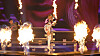 Til tross for ilden, er dette ikke et angrep. Men det kan se dramatisk ut med pyroeffekter når artister opptrer. På bildet vises artisten Zena fra Hviterussland under tirsdagens semifinale i 2019 Eurovision Song Contest i Tel Aviv, Israel.