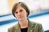 Kjersti Toppe (Sp) leder helse- og omsorgskomiteen, som nå ber regjeringen gjennomføre en ny utredning av Helseplattformen.