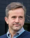 Inge Jonassen er professor ved Universitetet i Bergen. Han leder bioinformatikkgruppen «Jonassen group» hvor de blant annet benytter seg av Sigma2 til genforskning. Foto: Eivind Senneset