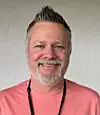 Jon Løvoll er seksjonssjef for automasjon og IKT på Sykehuset Østfold. Amundsen og Olsen i Sykehuspartner omtaler samarbeidet med Løvoll som en «kritisk suksessfaktor» i arbeidet med bytting av svitsjer på Kalnes. Foto: Privat