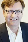 Ole Tom Seierstad forteller at det kom en erklæring fra Bill Gates i 1997 om at tilgjengelighet og hjelpemidler skal inn i alle Microsofts produkter så langt det er mulig. Foto: Microsoft Norge