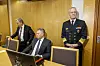 E-tjenestesjef Nils Andreas Stensønes til høyre, sammen med to representanter fra E-tjenesten. Bildet er tatt under rettssaken mellom Tinius-stiftelsen og staten om «tilrettelagt innhenting» i desember i fjor. Fra venstre: En representant som vil bli kalt «navnløs» og prosjektleder Tor Atle Syvertsen. Foto: Arash A. Nejad