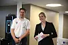 Justisminister Emilie Enger Mehl og Nils Kalstad Svendsen, leder for Institutt for informasjonssikkerhet og kommunikasjonsteknologi ved NTNU Gjøvik. Foto: Sara Engesvik