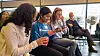 NHO-sjef Ole Erik Almlid på jobb for å rekruttere flere jenter til IT-studier. Her med elever fra Norges Realfagsgymnas på besøk hos Tietoevry.