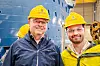 Daglig leder Jørn Klungsøyr (t.v.) og kollega Johannes Sundgot på omvisning hos Ulstein. Programvareselskapet har mange maritime kunder. Nå går startskuddet for en satsing i Nord-Amerika.