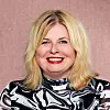 – Jeg er her i dag fordi noen så meg og hjalp meg videre, sier Ann-Kristin Hansen, som er daglig leder i Antidiffer. Foto: Antidiffer
