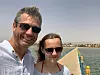 Arne Norheim er glad i å reise på fritiden. Her er han avbildet på ferie i Egypt med sin datter Ingrid. Foto: Privat