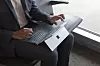Du må bruke støtten når du vil jobbe med Surface Pro på fanget. Som det fremgår av Microsofts eget pressebilde er ikke dette helt optimalt. Bilde: Microsoft