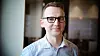 Systemingeniør Christian Thun Eriksen i eSmart Systems har vært med å utvikle servicedronen som snart skal inspisere kraftledninger på leting etter feil.