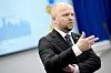 Finansminister Trygve Slagsvold Vedum (Sp) vil både kutte konsulenter og øke digitaliseringstakten. Det kan være vanskelig. Foto: Fredrik Varfjell / NTB