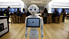 Roboten Pepper ved inngangen til en Microsoft-butikk i Boston. Arkivfoto.