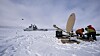 Forsvarsmateriell skal inngå avtale med leverandører av satellittkommunikasjonsutstyr. Her tester de bredbåndsdekning i arktis sammen med Kystvakten.