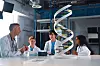 Barnerettighetene lagres i DNA av UNICEF for å fremheve dens betydning og sikre at innholdet er tilgjengelig i all overskuelig fremtid. Foto: EMBL’s European Bioinformatics Institute
