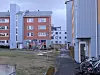 Flere plater har blåst ned rett ved denne lekeplassen i Bodø etter uværet lørdag formiddag.