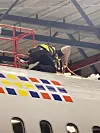 Montering av ytre antenne med Starlink på Stavanger Lufthavn Sola. Foto: SAS