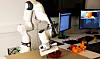 Forskerteamet tilfører kunnskap til roboten i simuleringsmiljøet og overfører denne kunnskapen til roboten i den virkelige verden for å få til å gripe nye og ukjente objekter av forskjellig geometri og tekstur. Samtidig er roboten «våken» mens man utfører oppgaven, noe som bidrar til større gripenøyaktighet.