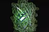 En illustrasjon av deler av esmGFP-proteinet, et KI-generert protein som skiller seg mye fra naturlig grønt fluorescerende protein.