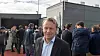Leder for bedriftsmarkedet i Telia, Jon Christian Hillestad på taket av Telias bygg på Økern i Oslo. Med antennen til en basestasjon i bakgrunnen. Foto: Håvard Fossen