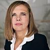 Riksarkivar Inga Bolstad er bekymret over mange offentlige virksomheters mangelfulle sikring av at digital informasjon om Norges innbyggere blir tilgjengelig for framtiden. Foto: Arkivverket/Berre