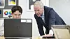 Kunnskaps- og integreringsminister Jan Tore Sanner vil ha fart på utviklingen av nye digitale læremidler. Her fra et besøk på Sofienberg skole i Oslo i mars.