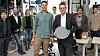 Diraq fremstilte qubiter med høy presisjon på en vanlig 300 millimeters silisiumwafer, her vist frem av teamet.