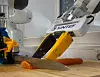 Tynne skiver? Ikke noe problem for roboten Foto: Sintef
