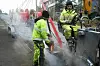 Ryktene om salg av Globalconnect har dukket opp med ujevne mellomrom de seinere årene. Her et bilde av arbeidere som legger fiberrør i smale grøfter i vegbanen.