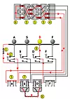 Enigma koblingsskjema som viser strømmen når A-tasten trykkes ned. Den er kodet til lampe D. D gir også A, men A gir aldri A. Foto: Wikipedia