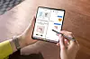 Fold5: Multitasking er forbedret og muligheten til å bruke S-Pen gjør den brettbare skjermen mer anvendelig. Foto: Samsung