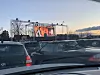 En lokal eiendomsutvikler i Tønsberg satte opp en drive in-kino da utbyggingen stoppet opp. Kreativ bruk av eksisterende teknologi. Foto: Svein-Erik Hole