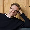 Google Norges kommunikasjonssjef Sondre Ronander gratulerer Microsoft og er fornøyd med andreplassen for denne gang. Foto: Are Thunes Samsonsen