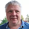 Morten Tollefsen har jobbet med universell utforming siden 1980-tallet. Nå jobber han med produktutvikling og designsystem i Nav. Han er blind og bruker skjermleser. Foto: Privat Foto: Privat