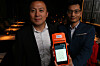 Alipay-betaling lanseres i disse dager ved en håndfull restauranter og ett hotell i Oslo. Løsningen krever en proprietær terminal. Fra v. styreleder Jie Zhang og daglig leder Michael Chen i Apay Nordic.