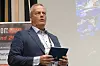 Harald Nøstdahl, daglig leder i Tafjord Connect sier de er vant til konkurranse, slik at de ikke springer rundt som skremte høns på grunn av at de foreslås regulert. Her fotografert på Telecom World i Ålesund i 2021. Foto: Håvard Fossen