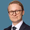 Nicholas Giverholt, advokat i Simonsen Vogt Wiig. Foto: Sturlason