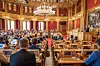 – En enkel Chat GPT-forespørsel bruker nok energi til å tenne en lyspære i 20 minutter. Maskinbrikken vår bruker 200 millioner ganger mindre energi enn energien i et enkelt sukkerkorn på å analysere et bilde, sa Granmo. Foto: Peter Mydske/Stortinget