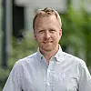 Det er grunn til å være skeptisk til ChatGPT, mener Tomas Hensrud Gulla. Foto: Novacare