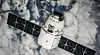 Bildet viser en satellitt som eies av SpaceX, som Musk grunnla i 2002. Men denne satellitten er langt større enn mikrosatellittene som skal gi oss internett fra verdensrommet. Bilde: SpaceX