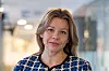Kommunikasjonssjef Kristin Klokkervold løper fra møte til møte: – Vi har vet hvem trusselaktøren er, men har blitt rådet til ikke å gå i dialog med dem, sier hun til Digi. Foto: Farid Dino Omer/Lørenskog kommune