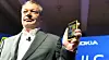Etterspørselen etter Nokias Lumia-telefoner vokser ikke raskt nok til å veie opp for stupet i leveransene av selskapets andre mobiltelefoner. Hva gjør toppsjef Stephen Elop med dette framover?