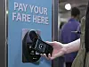 En sveip med mobilen, og reisen er betalt. Bilde: Visa